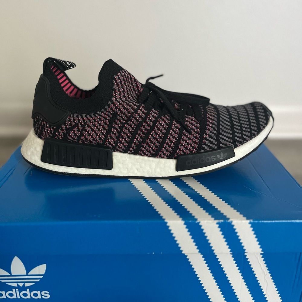 Adidas NMD R1 STLT Knitted Mens Running Shoes Sneakers Black Pink CQ2386